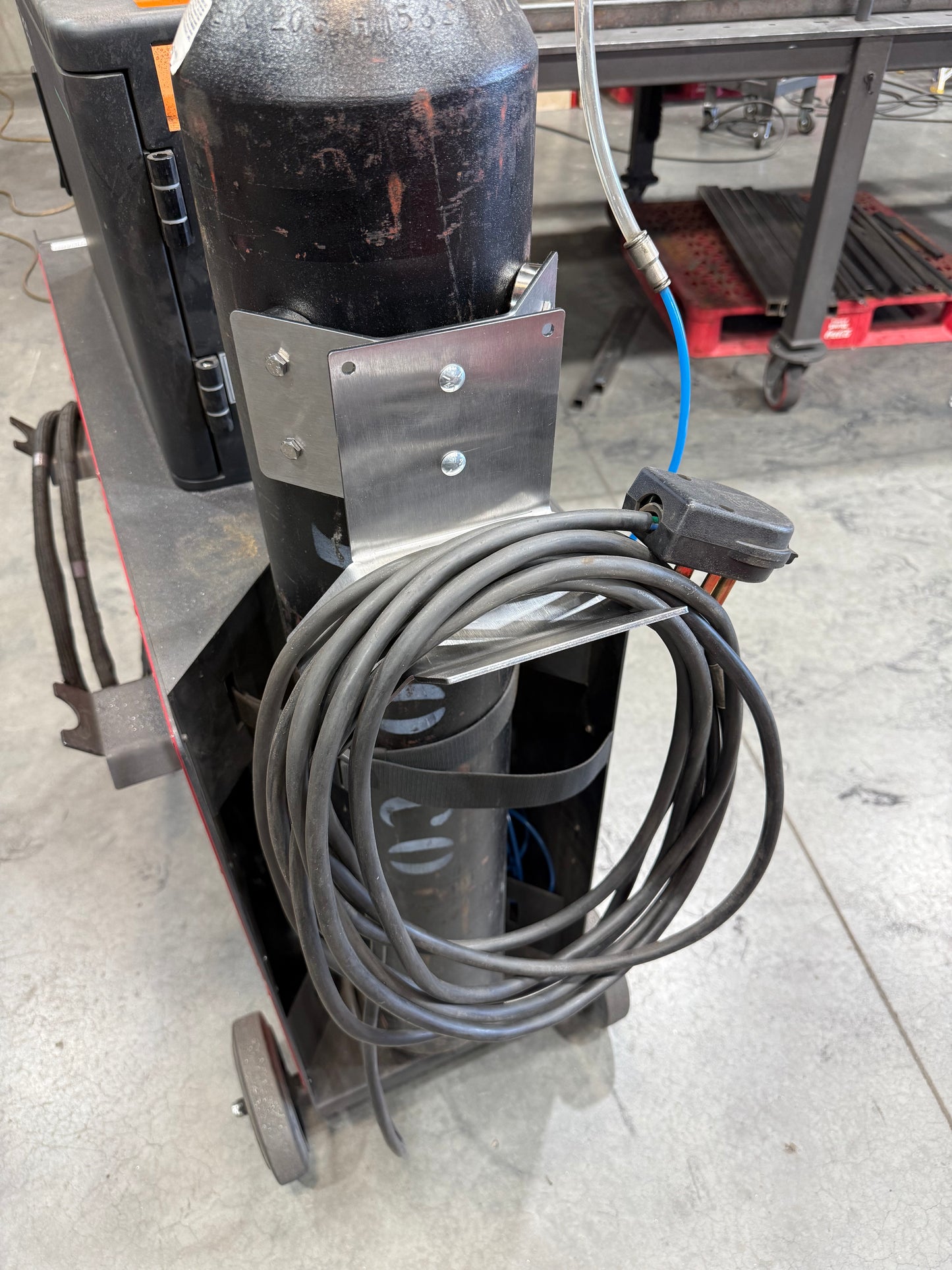 Monster Lead Hanger