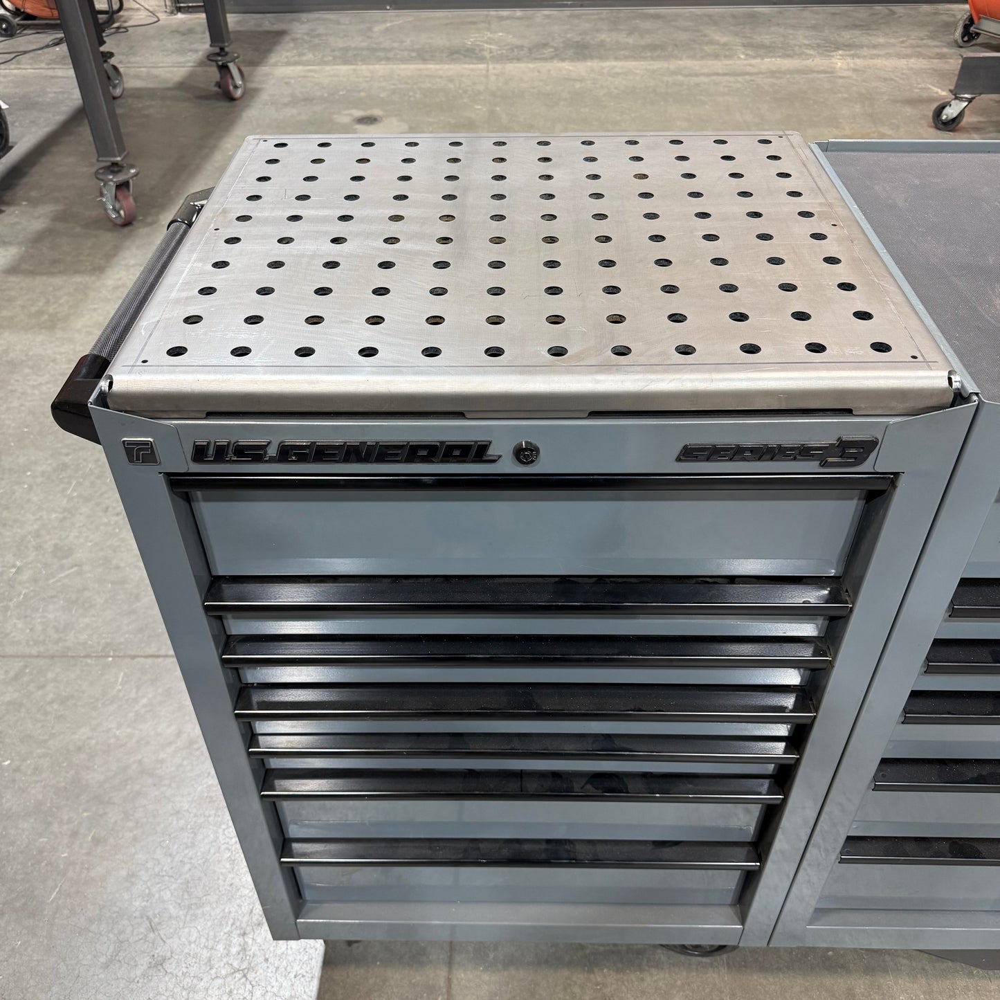 HF3-27 Welding Top 5/8 Holes (HF 3 Series 27" Tool Box)
