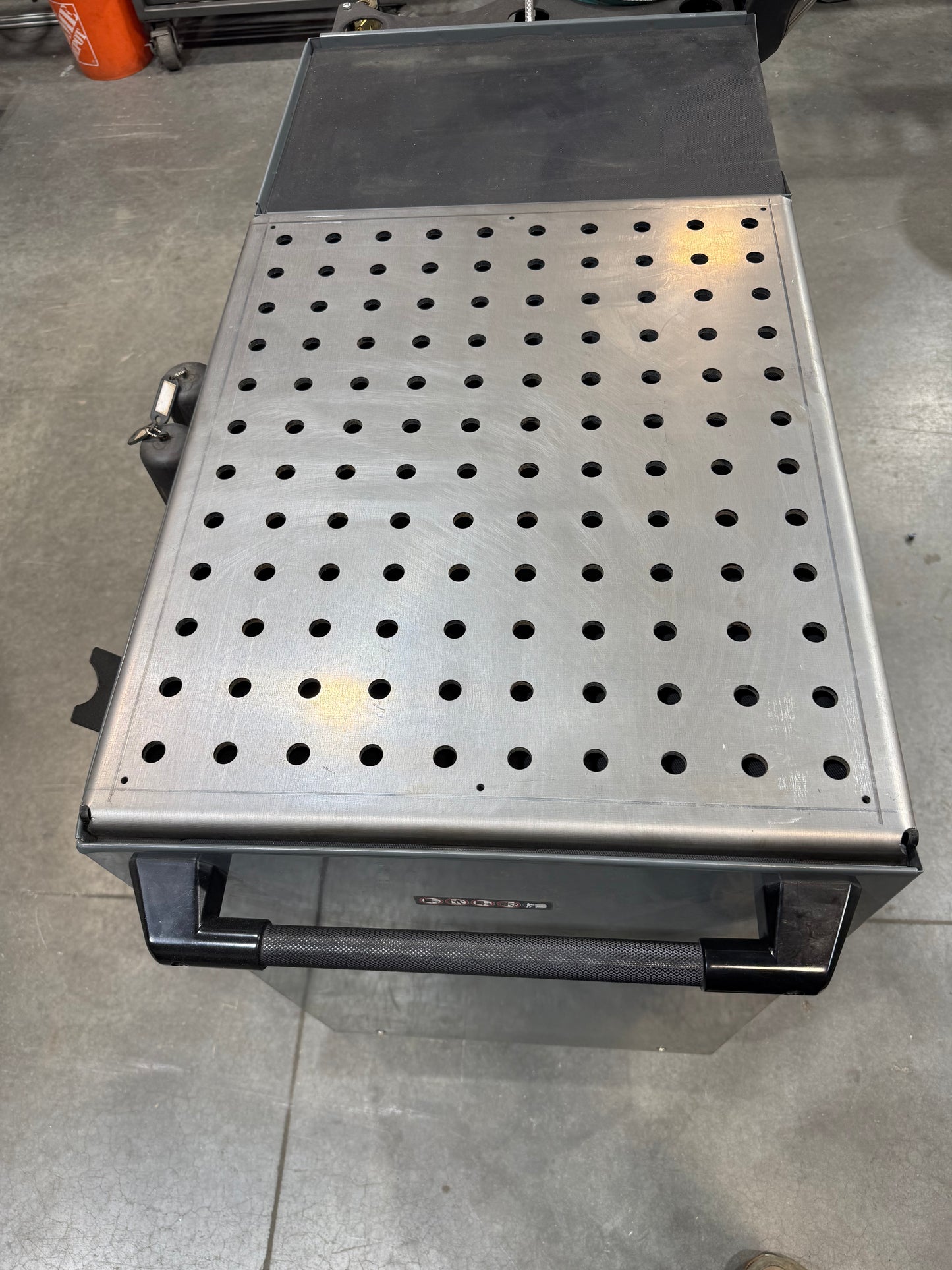 HF3-27 Welding Top 5/8 Holes (HF 3 Series 27" Tool Box)